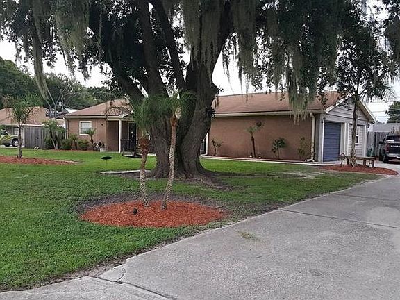 2nd image of 3225 Peacock Ln