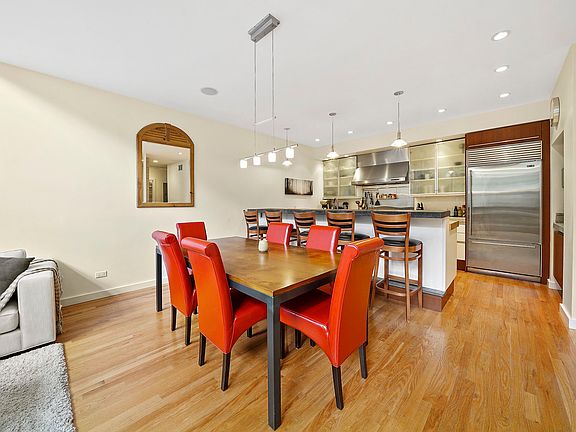 5th image of 935 N Wolcott Ave APT 102