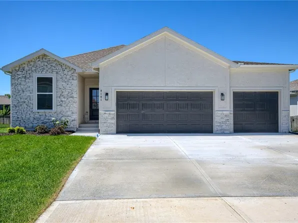 8101 SE Holly Dr, Blue Springs, MO 64014