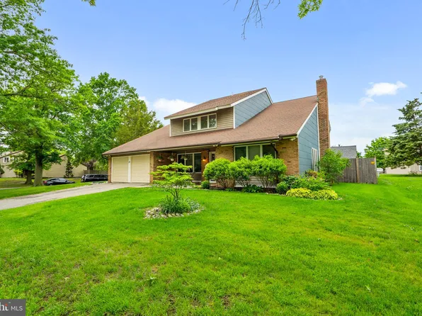 29 Concord Rd, Marlton, NJ 08053