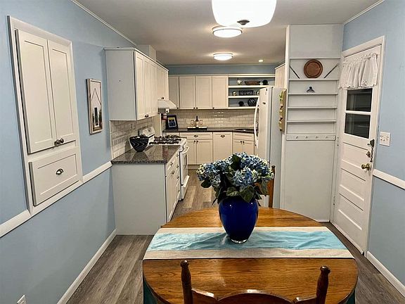 5th image of 124 Koser Ave