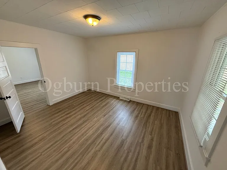 3867 Leo St — Photo 6
