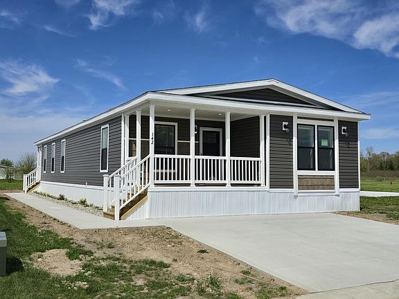 Exterior Image-3-Champion 142 Meadows of Perrysburg