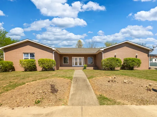 10 Peachtree Pl, Harrisburg, IL 62946