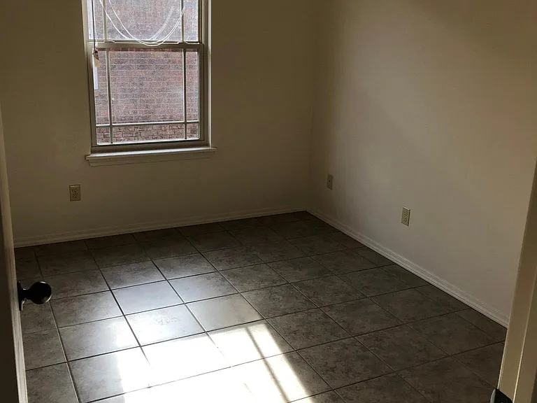 1307 S Oswego Ave — Photo 8
