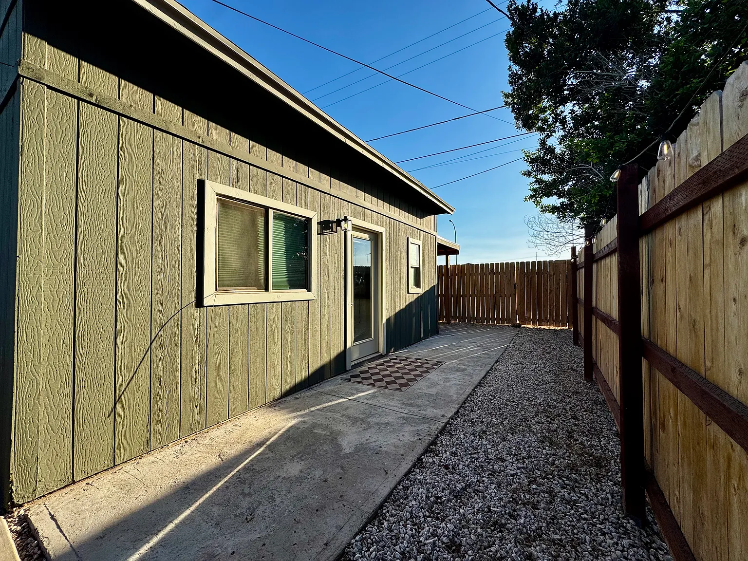 104 E Vista Del Cerro Dr — Photo 4
