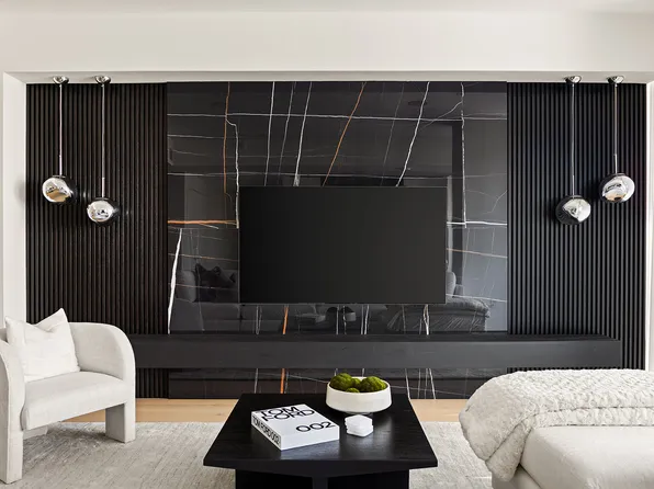 121 East 22nd Street image 2 of 22