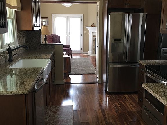 3rd image of 49 Court St