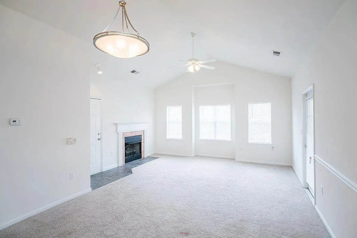 2 bed, 1123 sqft, $1,420 — Photo 1