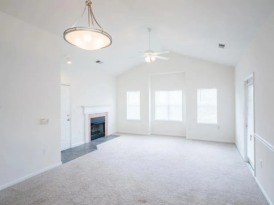 4450 Platinum Dr #1C
