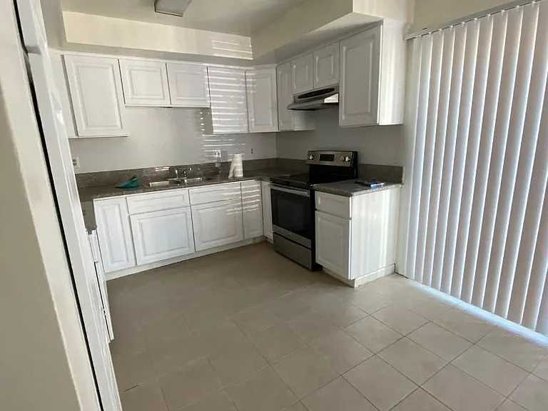 5817 Greenleaf Ave #A — Photo 7