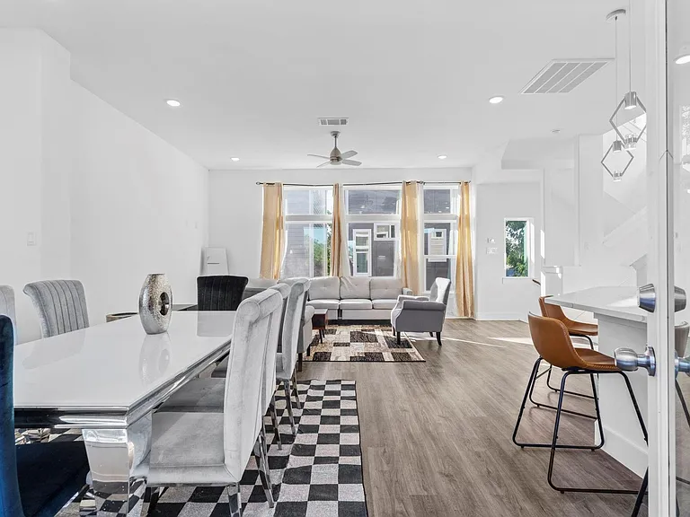 4017 Ward St — Photo 11