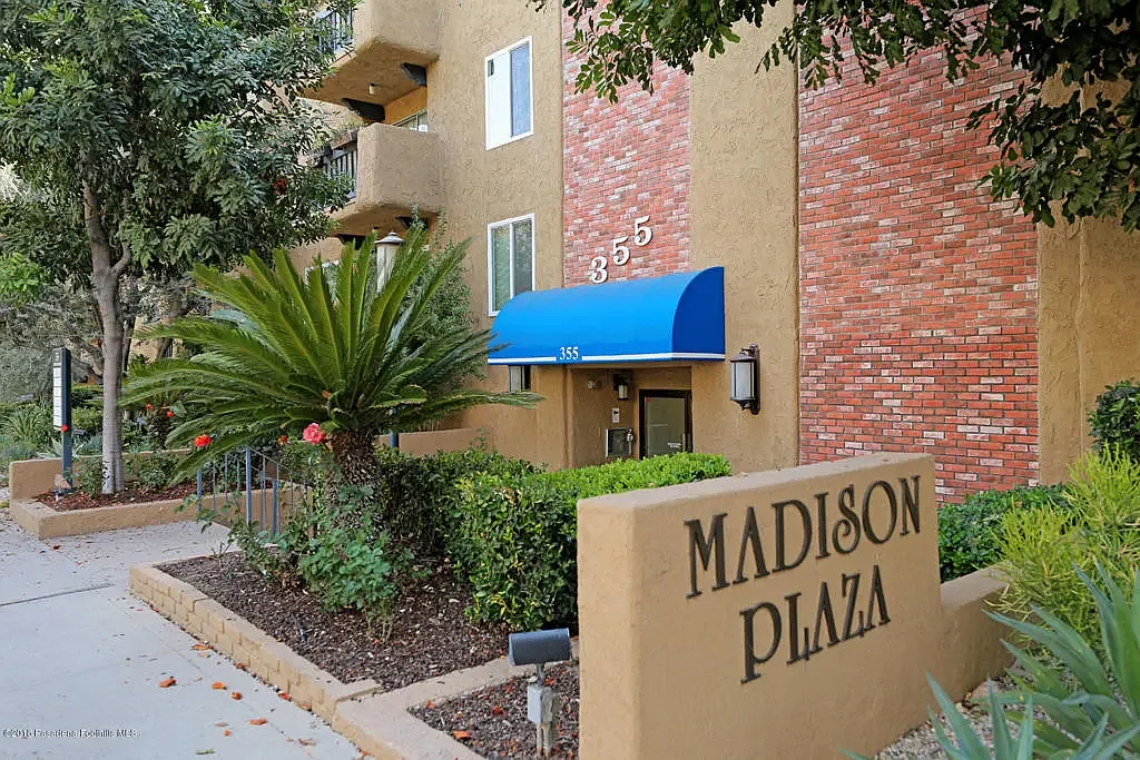 2 bed, 939 sqft, $3,000 — Photo 1