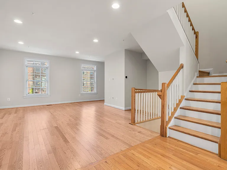 7451 Burnside Way — Photo 19