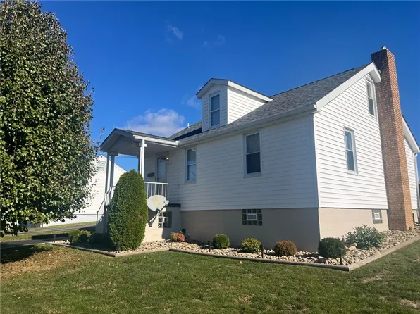 9 Dukat Ln S, Uniontown, PA 15401