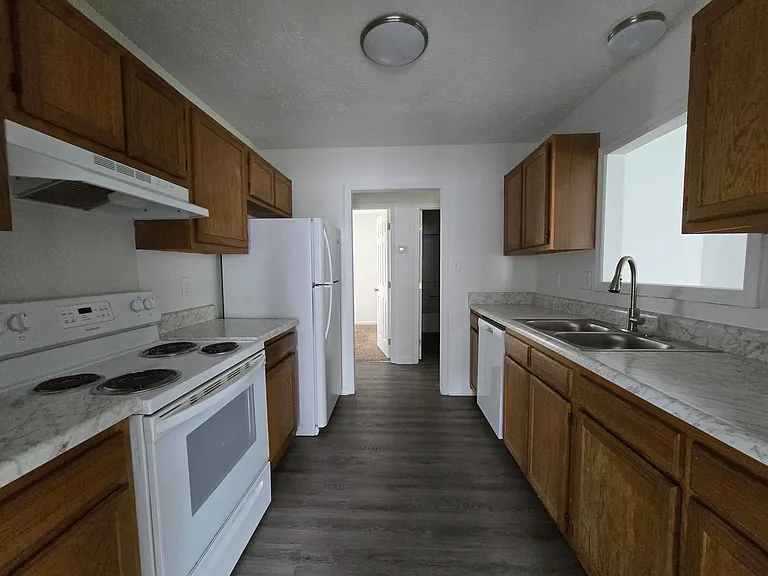 1521 Kara Ct — Photo 9