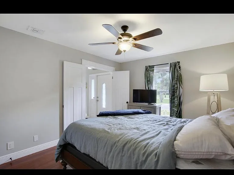 Maplecrest Cir — Photo 13