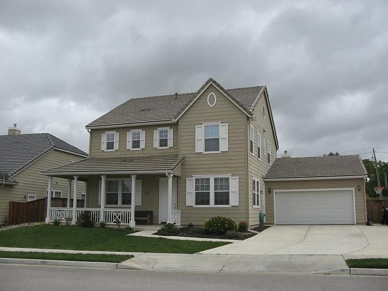 1st image of 205 Silver Oak Dr