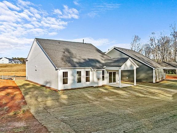 3rd image of 138 Moorish Cir