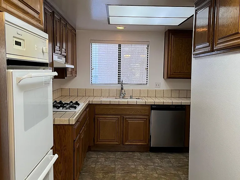 215 W Palm Ave #105 — Photo 6