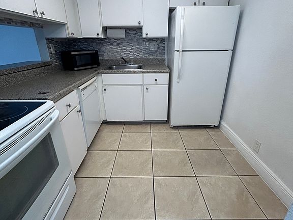 3rd image of 5201 Geneva Way APT 113
