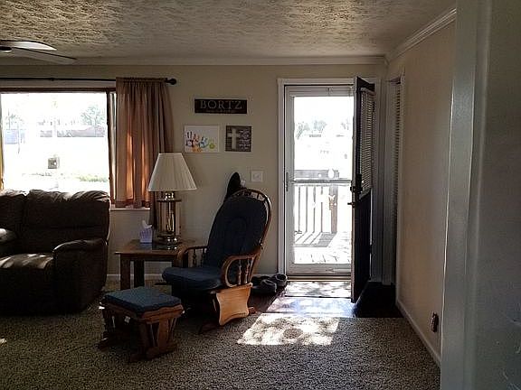 5th image of 500 S Schiller Ave