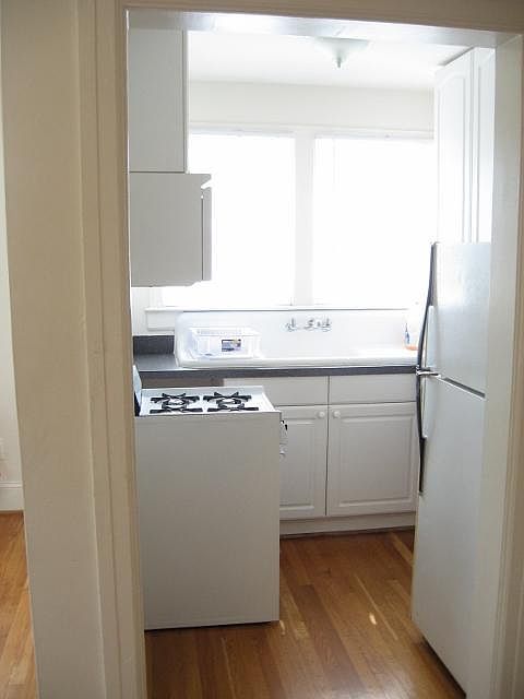 2nd image of 715 William St