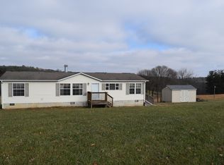 141 Country Ln NW, Riner, VA 24149