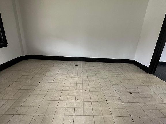 2nd image of 573 S 4th St APT B