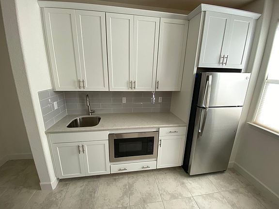 5th image of 4043 Stanwick Ave