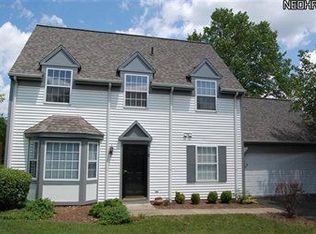 4 Hudson Commons Dr, Hudson, OH 44236