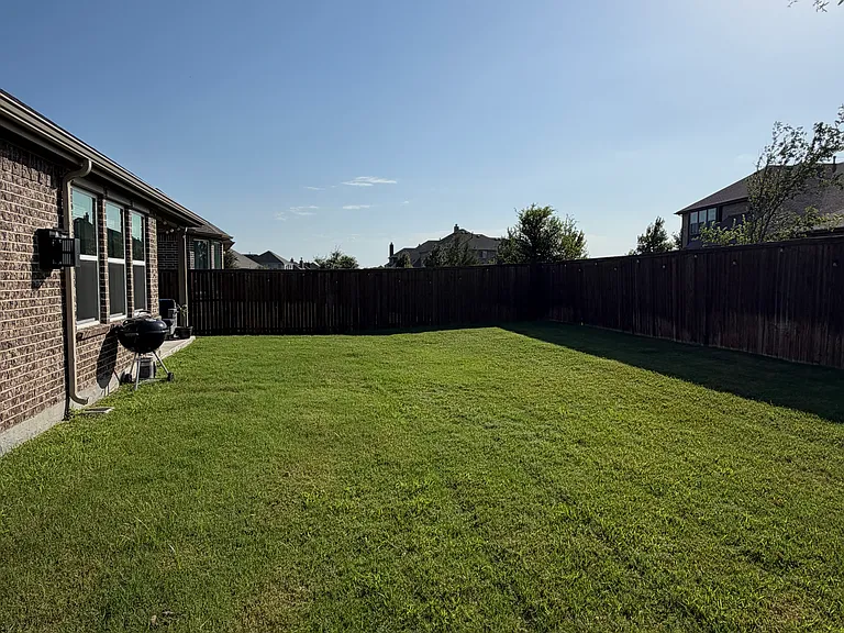 2504 Melrose Dr — Photo 39