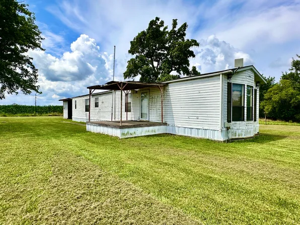 12527 Xenia Iola Rd, Iola, IL 62838
