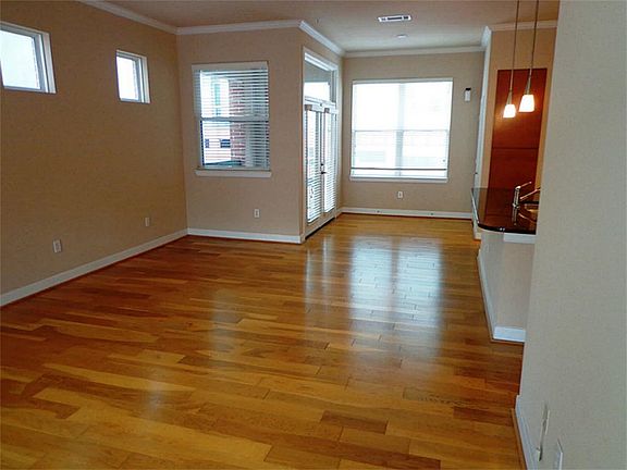 5th image of 300 Saint Joseph Pkwy APT 323
