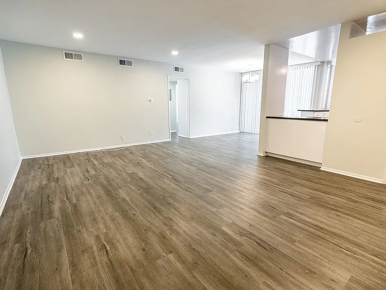 115 North Wetherly Drive — Photo 6