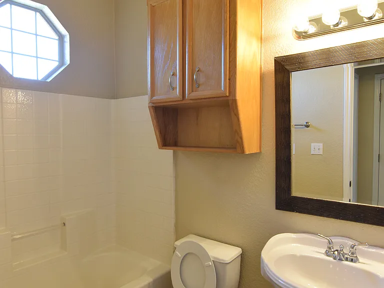 2206 Sandstone Dr — Photo 12