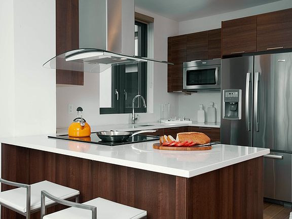 2nd image of 701 Ridge Hill Blvd Unit 7B