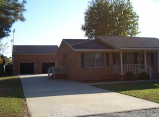 17 Randolph Dr, Windsor, VA 23487