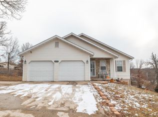 24590 True Dr, Saint Robert, MO 65584