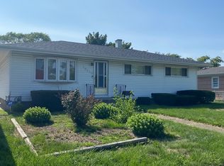 18730 Wentworth Ave, Lansing, IL
