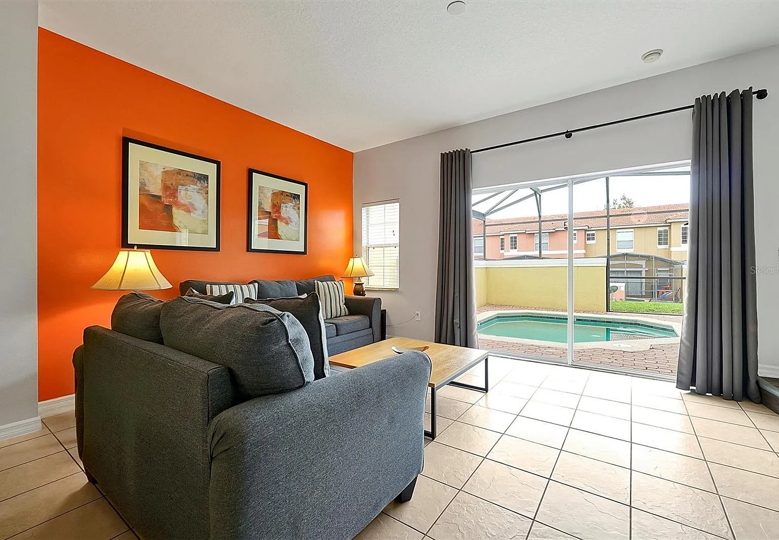 3 bed, 2.5 bath, 1360 sqft, $2,100 — Photo 4