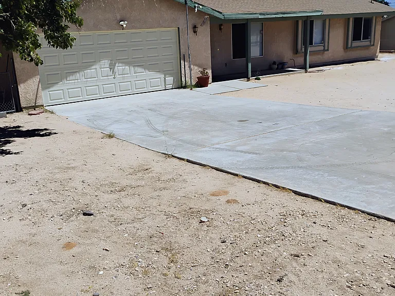 18058 Live Oak St — Photo 2