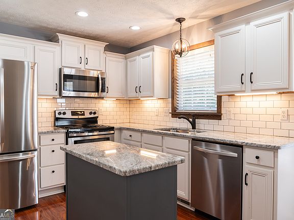 3rd image of 42 McPherson Ln