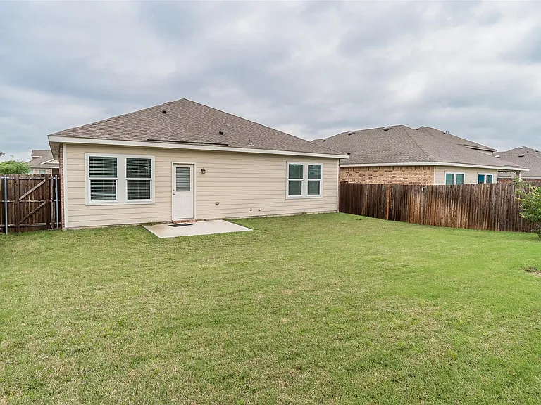 1637 Shadow Hawk Dr — Photo 18