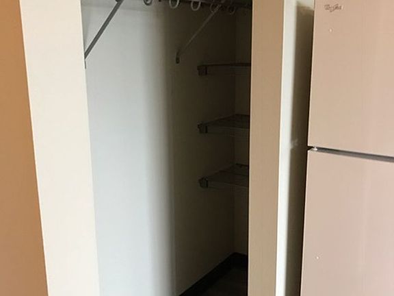 5th image of 9700 NE Everett Ct #2-208W