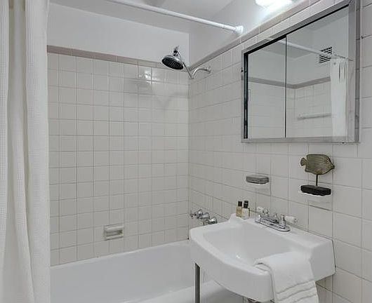 5th image of 32 Gramercy Park S APT 11K