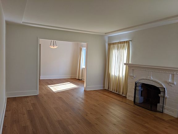 4th image of 1109 Laguna Ave #3