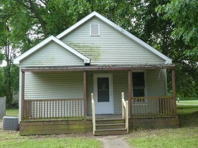 302 E Sycamore St, Thayer, IL, 62689