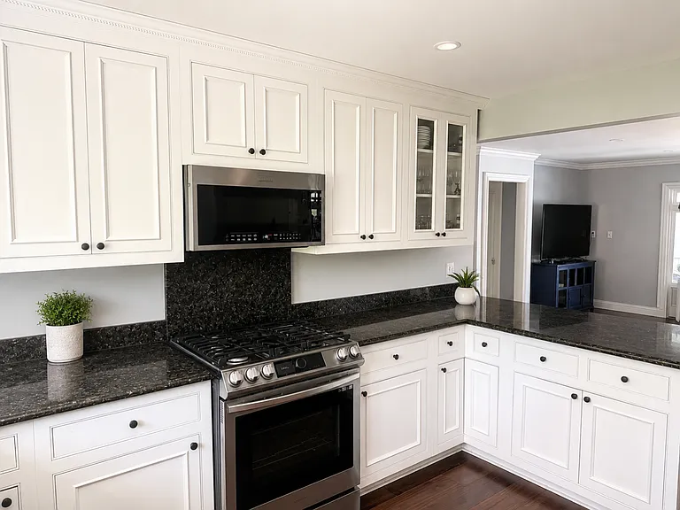 1501 Country Club Dr — Photo 4