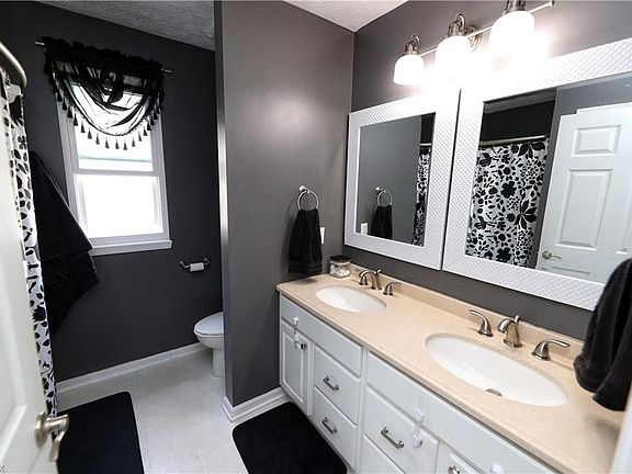 4th image of 9038 Huxley Ln #12